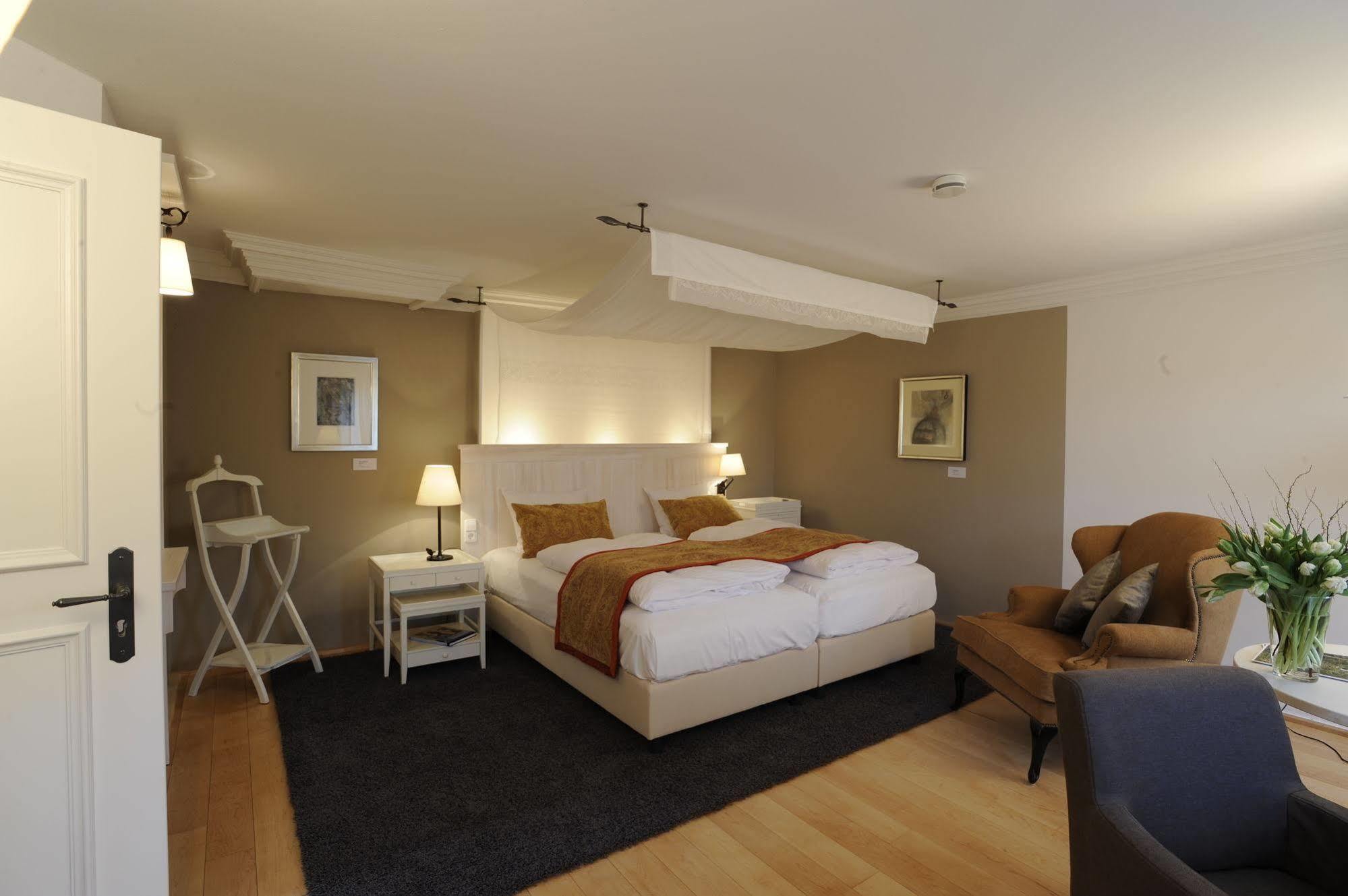 Hotel Altes Amtshaus, 3-sterne Garni Superior Mulfingen